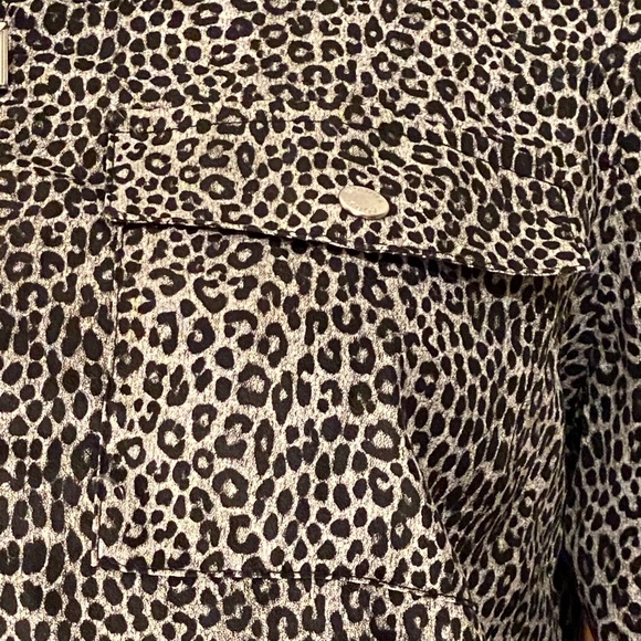 Michael Kors Roll-Tab Front Zip Cheetah Print Top - Picture 6 of 11